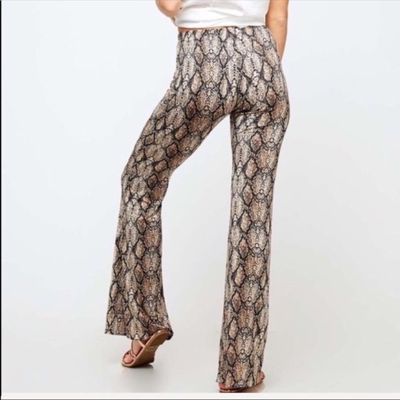 Snake Printed High Waisted Pants - Picture 5 of 8